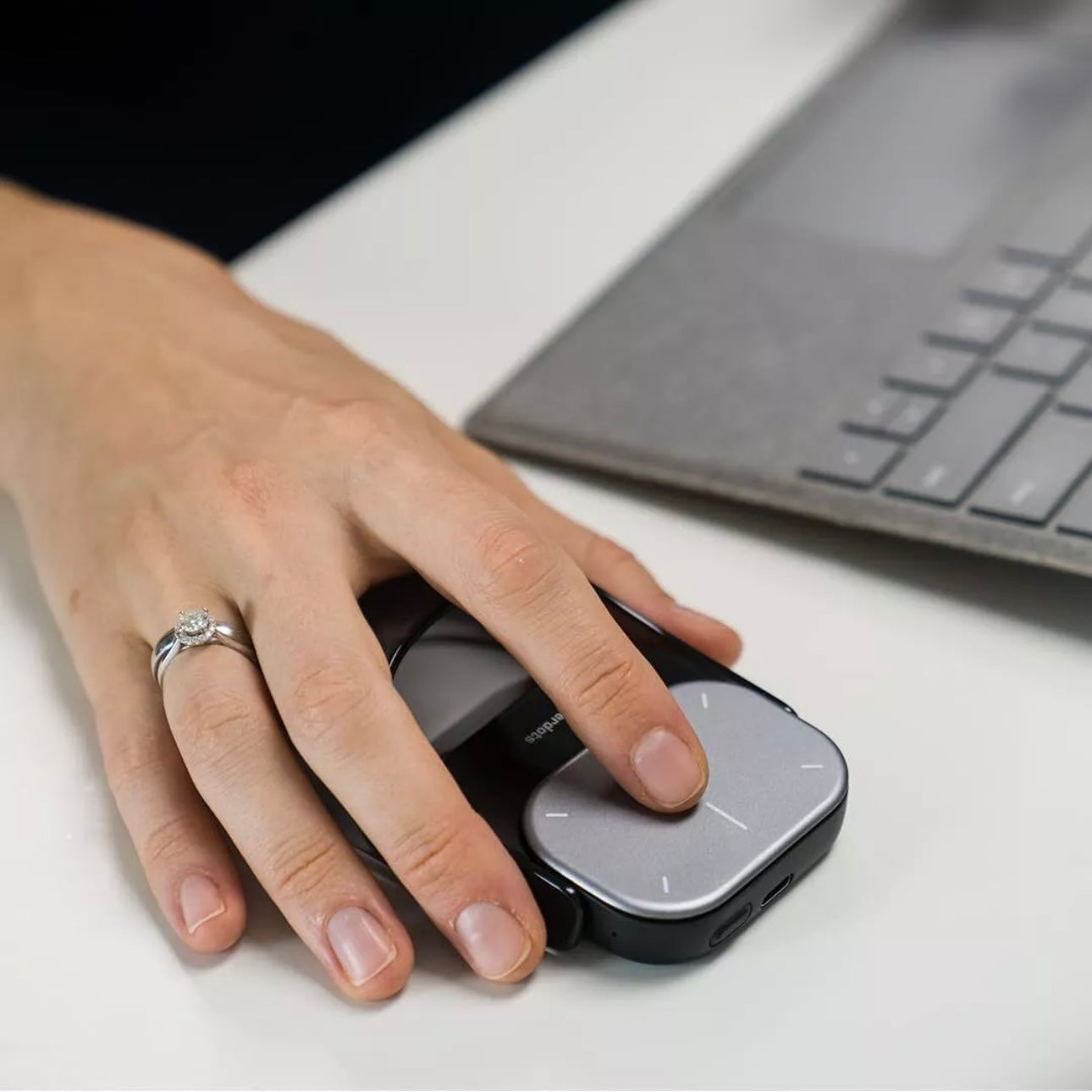 desktop Split Air Mouse with AI Voice, Wireless Bluetooth Laser Pointer and Recording - storedevanci