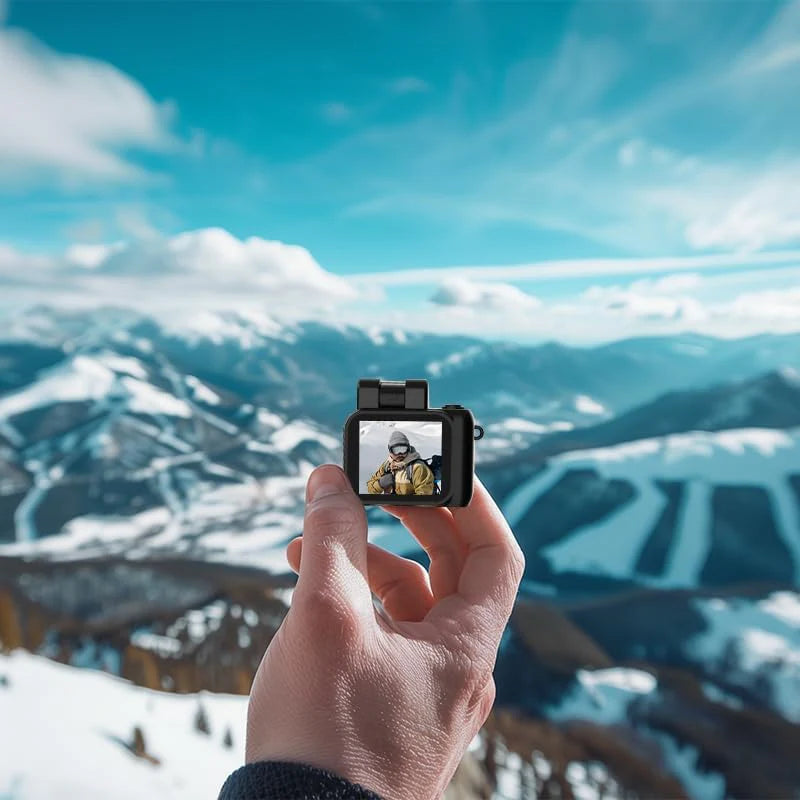 Gen.2 Mini Retro Keychain Camera – Pocket-Sized Fun with Vintage Flair